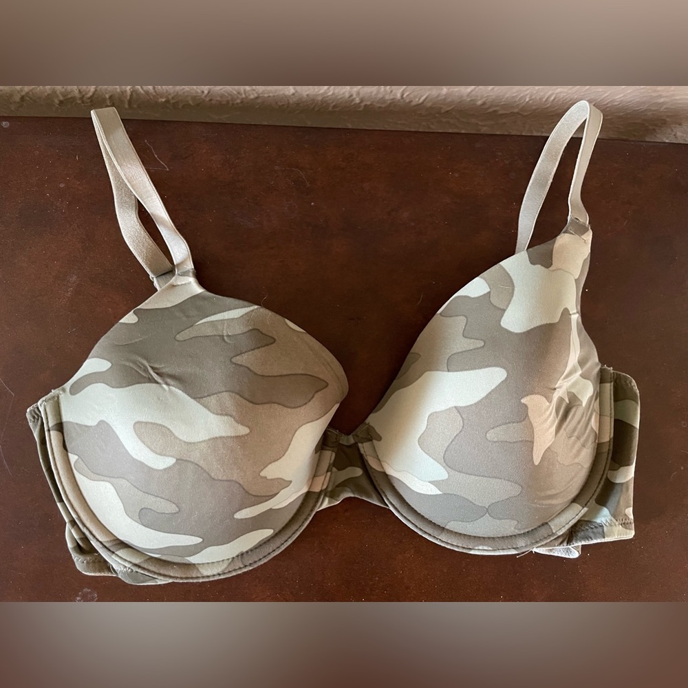 PINK Victoria’s Secret camo bra, size 36C